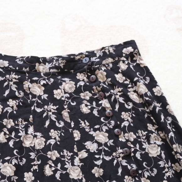 Express | Vintage Black Floral Wrap Skirt - Picture 2 of 5